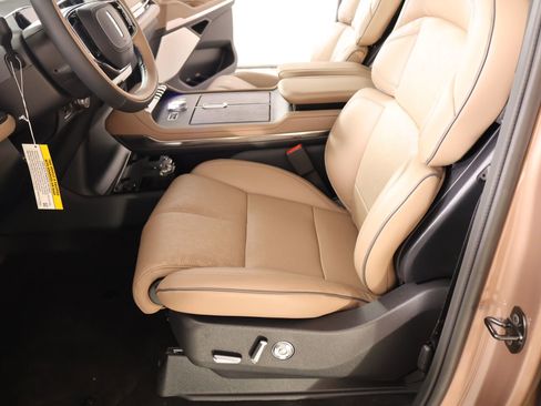 New 2026 Lincoln Navigator Black Label AWD/4WD image 12