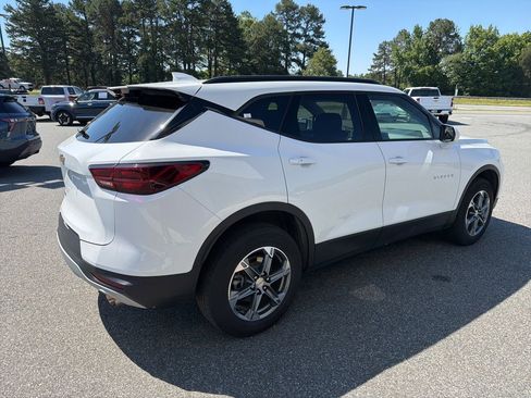 Used 2024 Chevrolet Blazer LT w/ Convenience Package FWD image 8