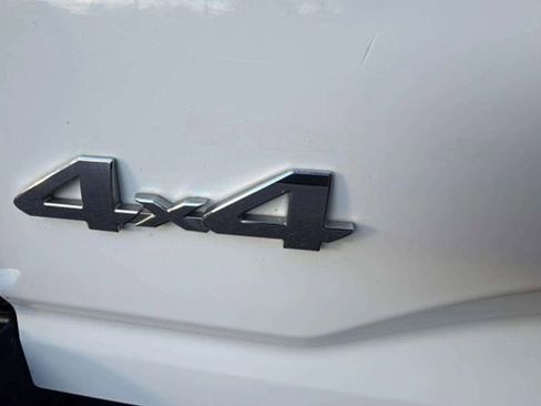 Used 2017 Toyota Tacoma SR5 image 23