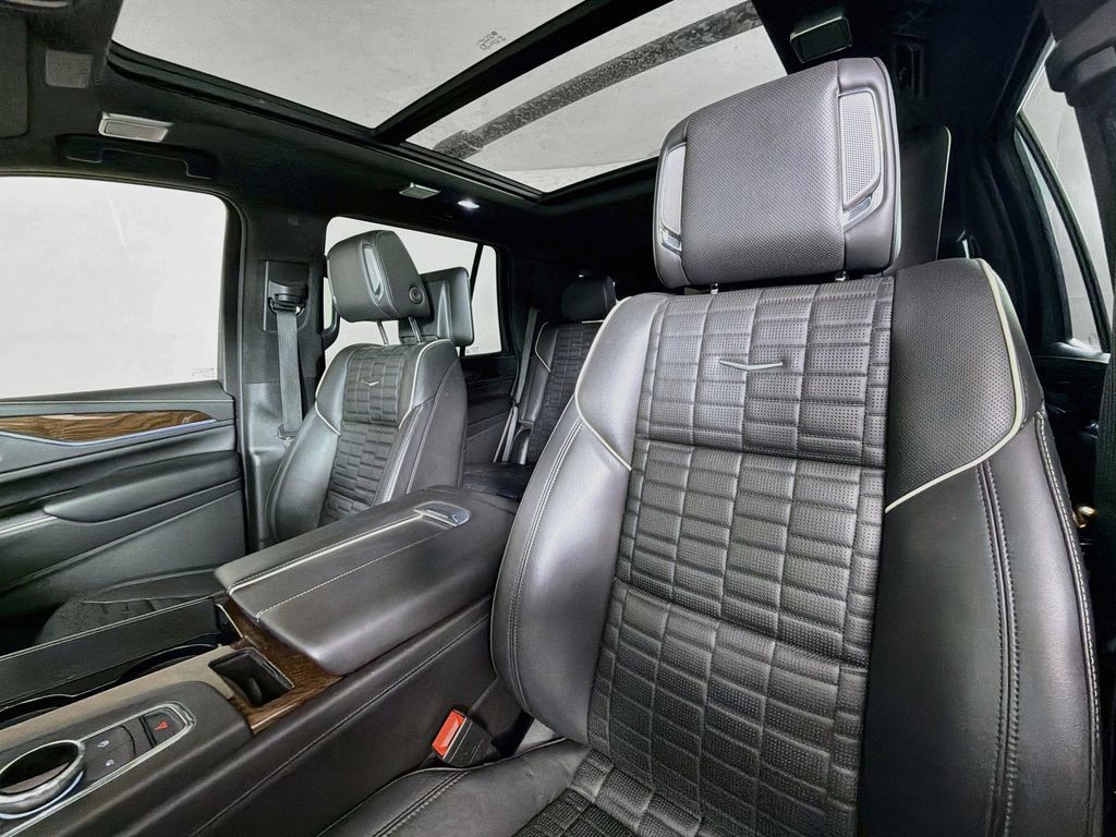 Used 2023 Cadillac Escalade Sport Platinum AWD/4WD image 12