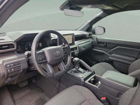 Certified 2025 Toyota Tacoma SR5 image 18