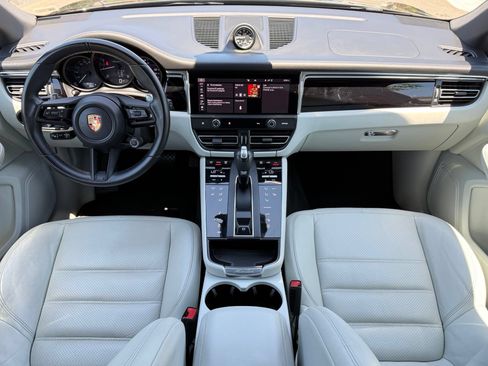 Certified 2023 Porsche Macan Turbo AWD/4WD image 13