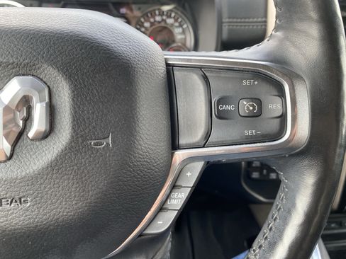 Used 2019 RAM 1500 Laramie AWD/4WD image 13