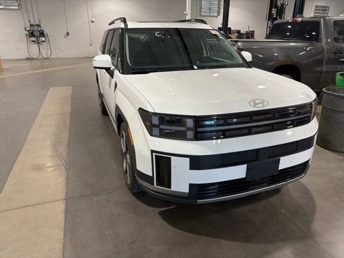 Used 2024 Hyundai Santa Fe Limited image 12