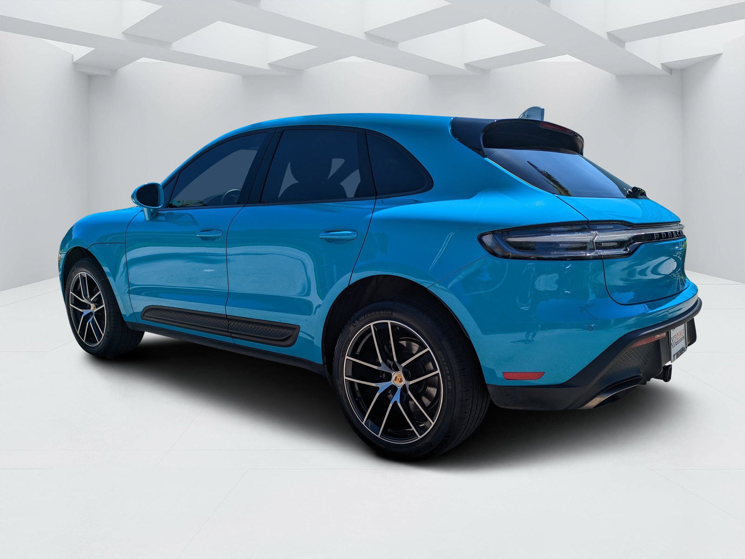 Used 2022 Porsche Macan AWD/4WD image 5