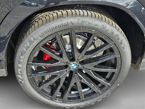 New 2026 BMW X6 xDrive40i w/ Climate Comfort Package image 10