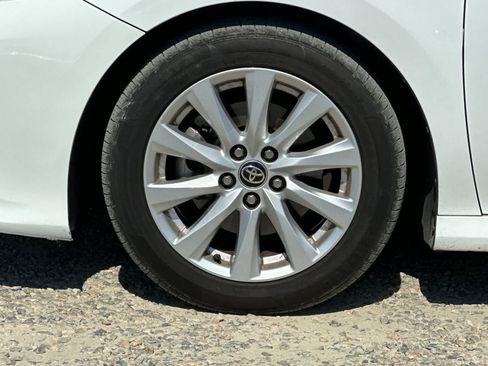 Used 2020 Toyota Camry LE FWD image 12