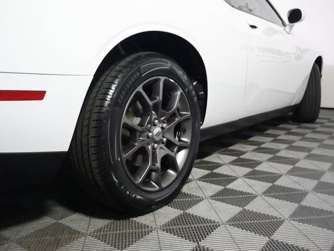 Used 2018 Dodge Challenger GT w/ GT Interior Package AWD/4WD image 9