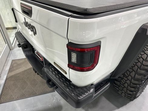 Used 2023 Jeep Gladiator Sport AWD/4WD image 29