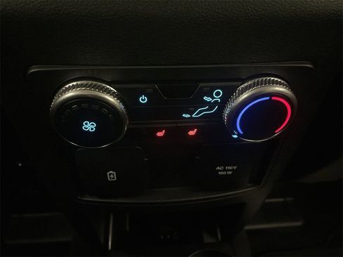 Used 2023 Ford Explorer Limited w/ Limited Technology Package image 15