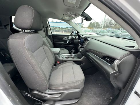 Used 2020 Chevrolet Traverse LT image 23