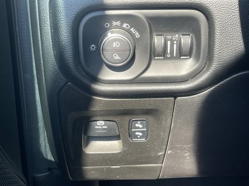 Used 2019 RAM 1500 Big Horn image 29