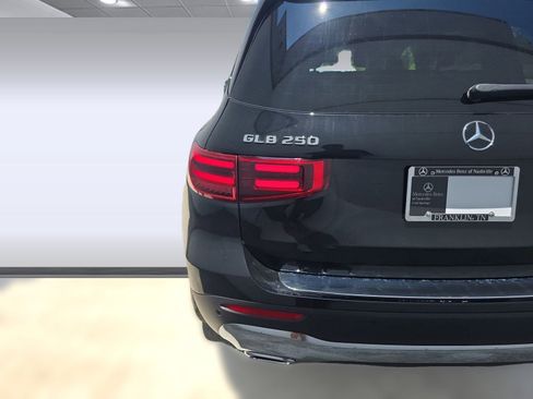 New 2025 Mercedes-Benz GLB 250 image 12