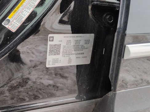 Used 2020 Cadillac XT5 Premium Luxury w/ LPO, Floor Liner Package image 25