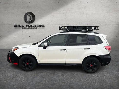 Used 2017 Subaru Forester 2.5i Premium AWD/4WD image 4