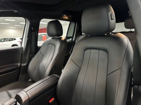 Used 2022 Mercedes-Benz GLB 250 image 16
