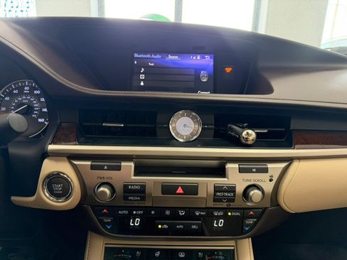 Used 2017 Lexus ES 350 w/ Luxury Package FWD image 55