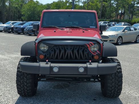 Used 2011 Jeep Wrangler Sahara w/ Connectivity Group AWD/4WD image 10