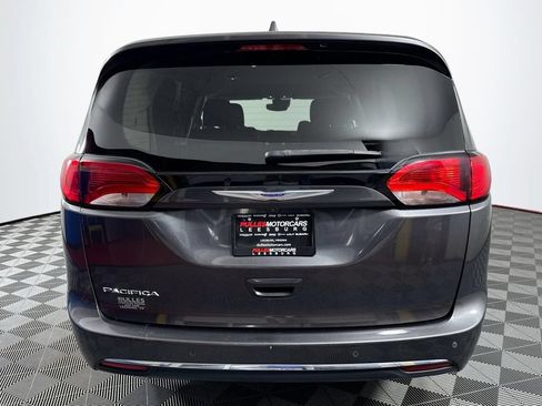 Used 2019 Chrysler Pacifica Touring Plus w/ Advanced Safetytec Group FWD image 6