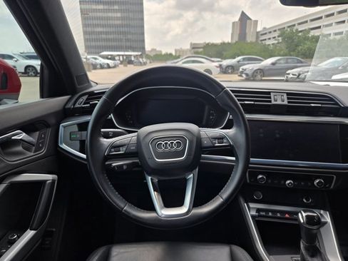 Used 2020 Audi Q3 2.0T Premium w/ Convenience Package AWD/4WD image 17