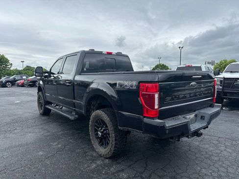 Used 2022 Ford F250 Lariat w/ Black Appearance Package AWD/4WD image 4
