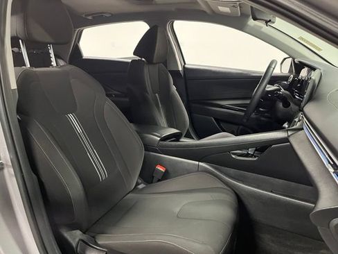 Used 2025 Hyundai Elantra SEL FWD image 10