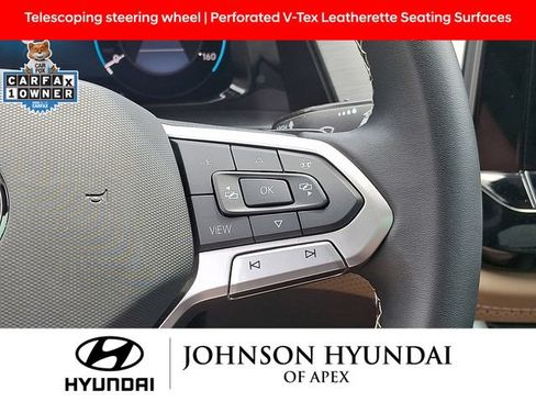 Used 2024 Volkswagen Atlas Cross Sport SE w/ Panoramic Sunroof Package FWD image 11