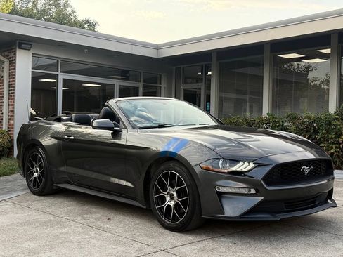 Used 2018 Ford Mustang Premium RWD image 6