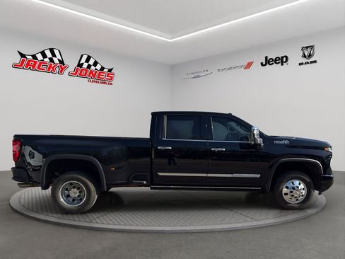 Used 2024 Chevrolet Silverado 3500 High Country w/ High Country Premium Package AWD/4WD image 11