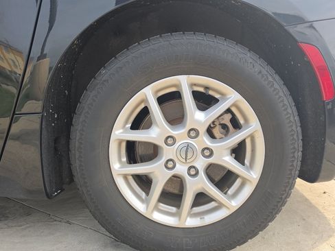 Used 2023 Chrysler Pacifica Touring-L FWD image 18