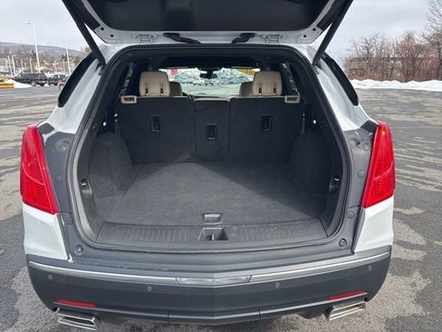 Used 2017 Cadillac XT5 FWD image 18