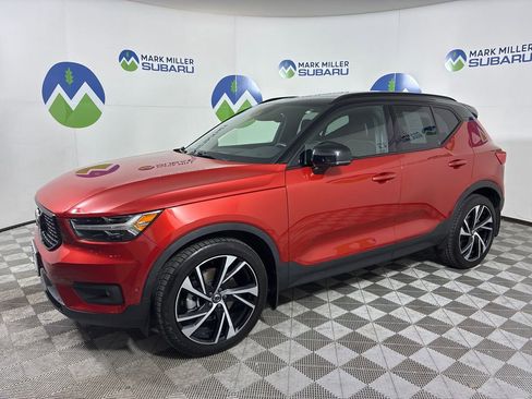 Used 2021 Volvo XC40 T5 R-Design w/ Advanced Package image 3