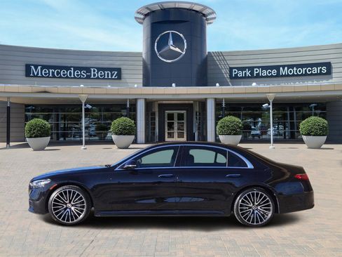 Used 2022 Mercedes-Benz S 580 4MATIC Sedan image 3