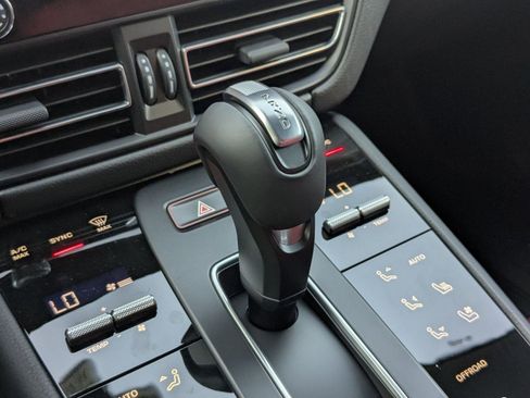 New 2026 Porsche Macan S image 19