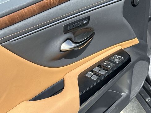 Used 2025 Lexus ES 350 w/ Premium Package image 29