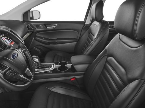 Used 2017 Ford Edge Titanium w/ Equipment Group 302A AWD/4WD image 9
