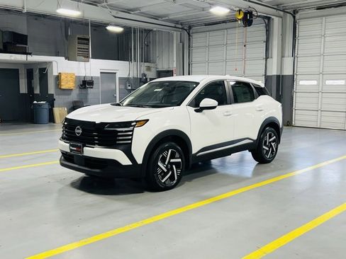 New 2025 Nissan Kicks SV image 12