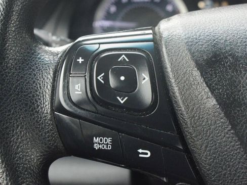 Used 2016 Toyota Camry LE image 7