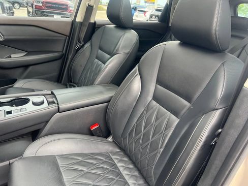 Certified 2023 Nissan Rogue Platinum w/ Platinum Premium Package AWD/4WD image 5