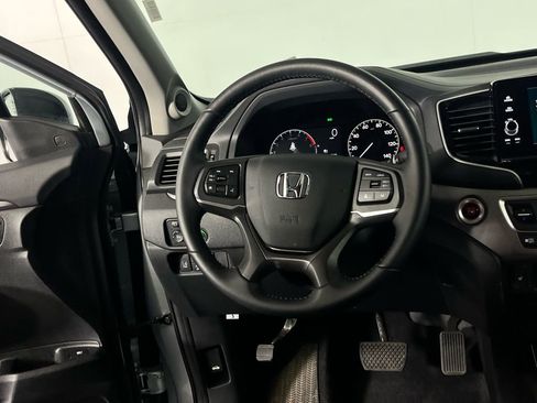 Used 2025 Honda Ridgeline RTL image 11