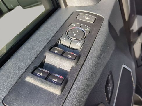 Certified 2022 Ford F350 Lariat w/ Lariat Value Package image 47