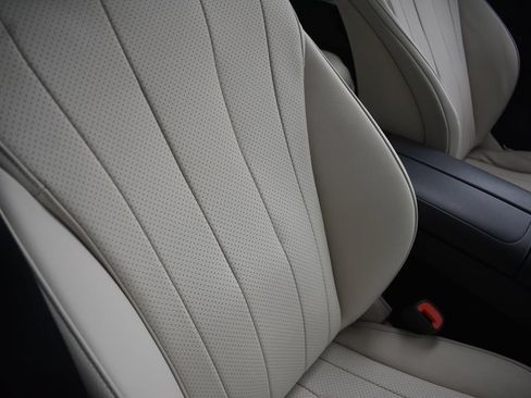 Used 2025 Mercedes-Benz E 350 4MATIC Sedan w/ Winter Package image 22