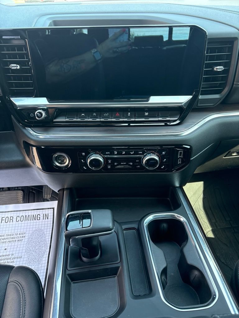 Used 2023 GMC Sierra 1500 SLT w/ SLT Convenience Package AWD/4WD image 14