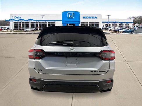 New 2026 Honda Pilot Black Edition image 4