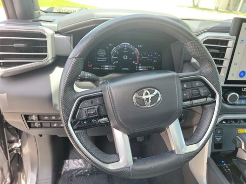 Used 2024 Toyota Tundra Platinum AWD/4WD image 30