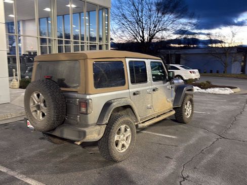 Used 2019 Jeep Wrangler Unlimited Sport S image 9