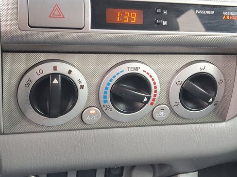 Used 2010 Toyota Tacoma PreRunner image 17