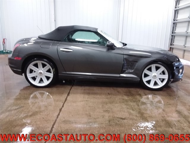 Used 2005 Chrysler Crossfire Limited RWD image 2
