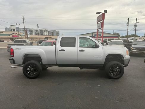 Used 2012 GMC Sierra 2500 SLE w/ SLE Preferred Package image 6