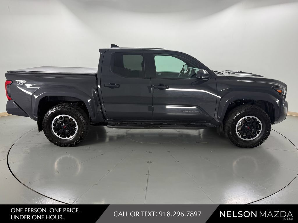 Used 2024 Toyota Tacoma TRD Sport AWD/4WD image 5
